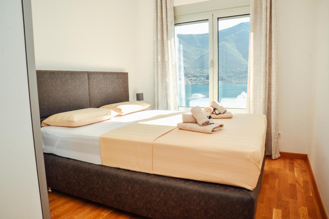 Ily Apartment With Sea View Kotor Kültér fotó