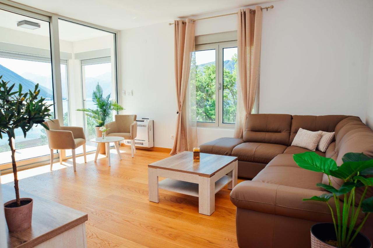 Ily Apartment With Sea View Kotor Kültér fotó
