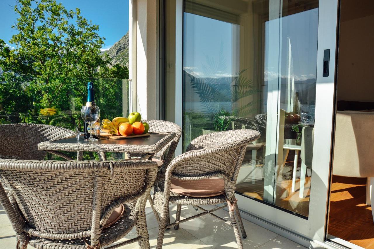 Ily Apartment With Sea View Kotor Kültér fotó