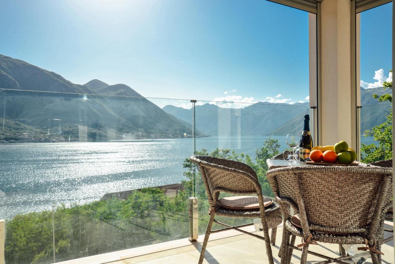 Ily Apartment With Sea View Kotor Kültér fotó
